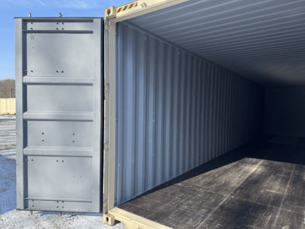 40 x 8  x 9.5 High Cube shipping/storage container - Image 8