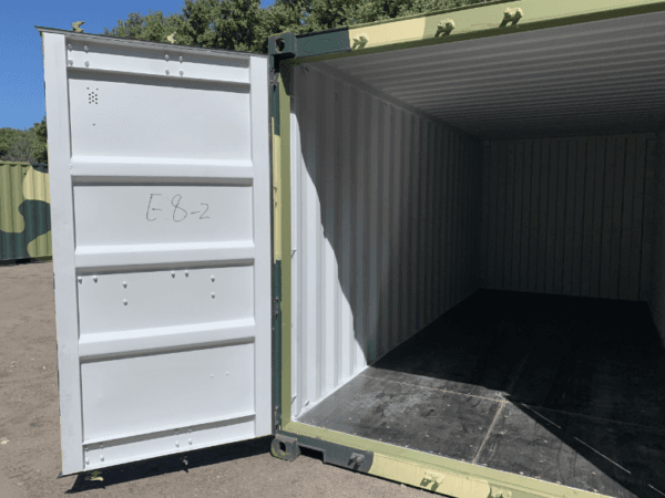20 x 8 x 8.5 new camo shipping/storage container - Image 7