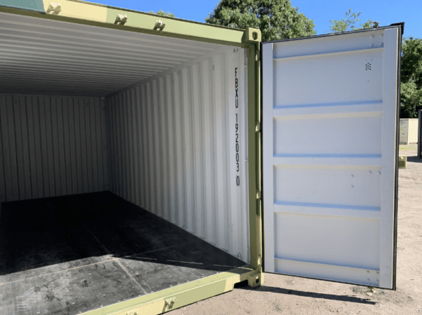 20 x 8 x 8.5 new camo shipping/storage container - Image 8