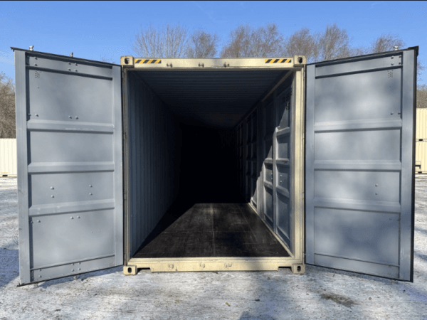 40 x 8  x 9.5 High Cube shipping/storage container - Image 7