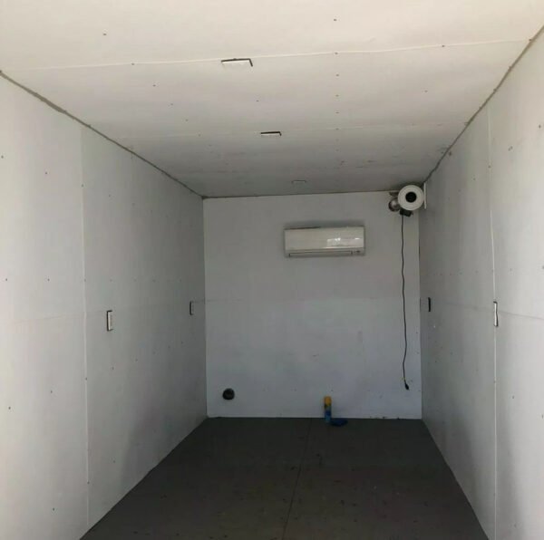 20 ft Insulated Shipping container Greenhouse - Image 2