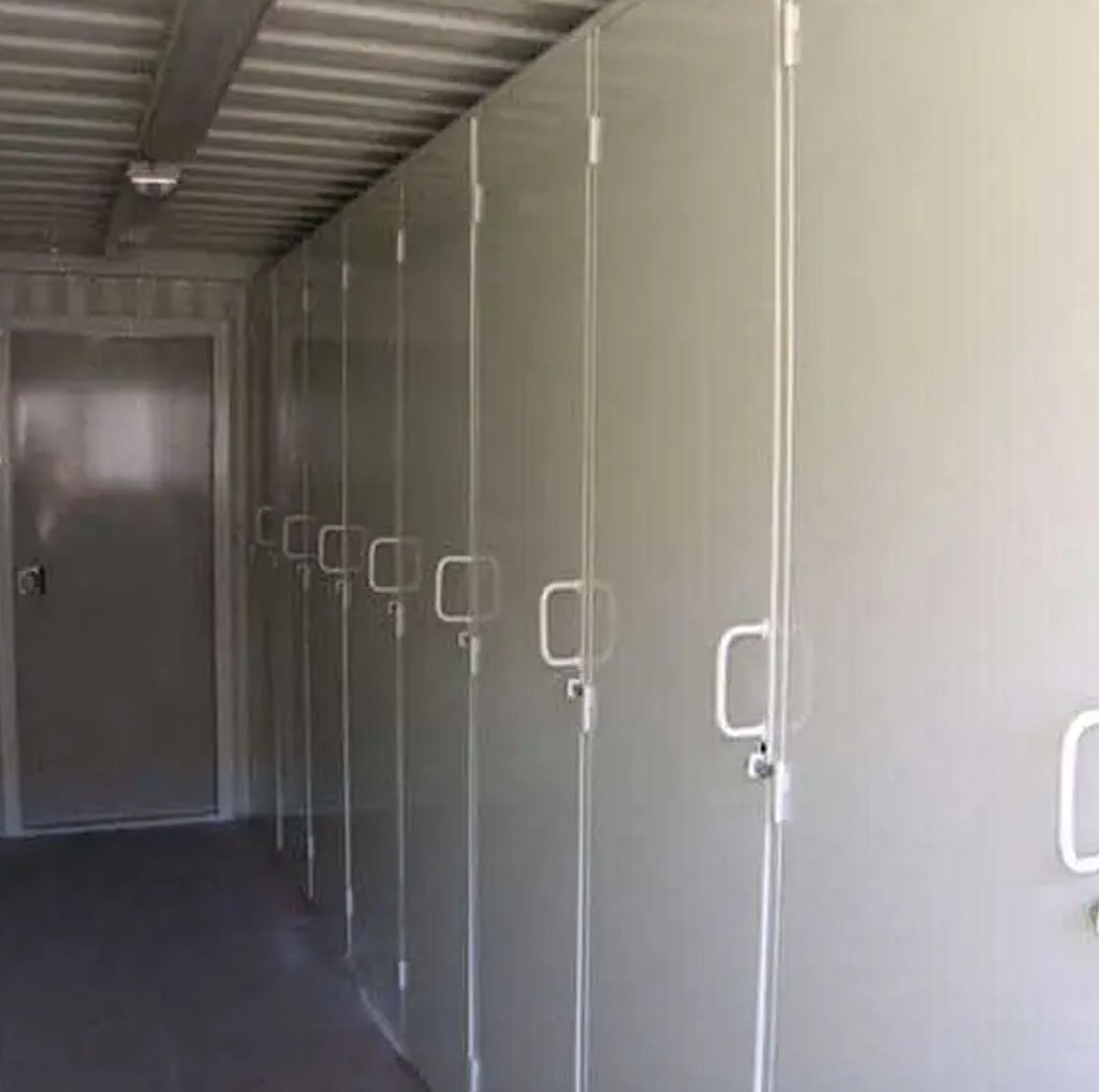 Change Rooms - Image 5